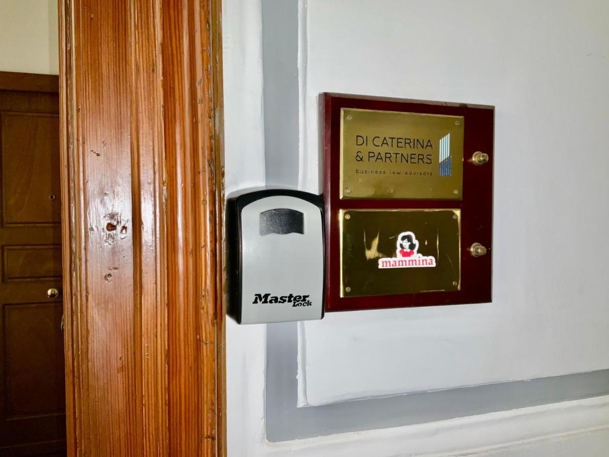 Mammina Home Наполи Екстериор снимка